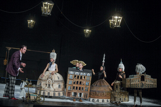 Parole Kastner Von Jan Christoph Gockel Unter Verwendung Von Originaltexten Tondokumenten U A Staatsschauspiel Dresden